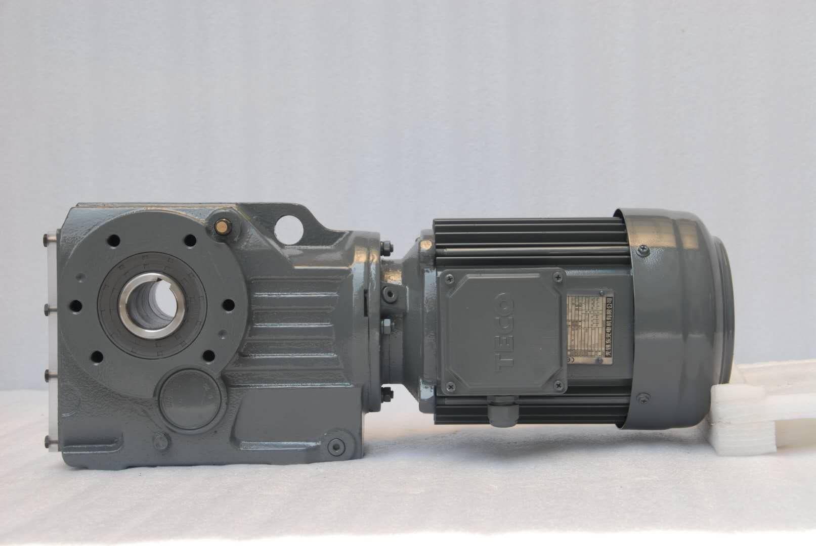 Find the Right TECO Gearmotor Distributor for Your Industrial Applications